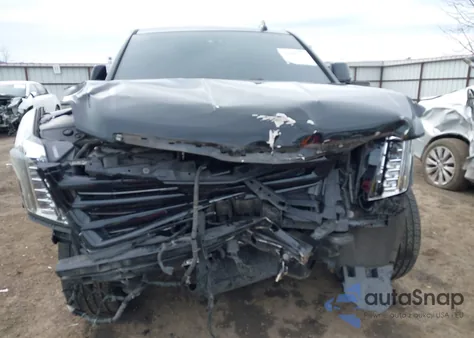 2016 Cadillac Escalade Platinum z USA, uszkodzony, nr VIN 1GYS4DKJ2GR138066